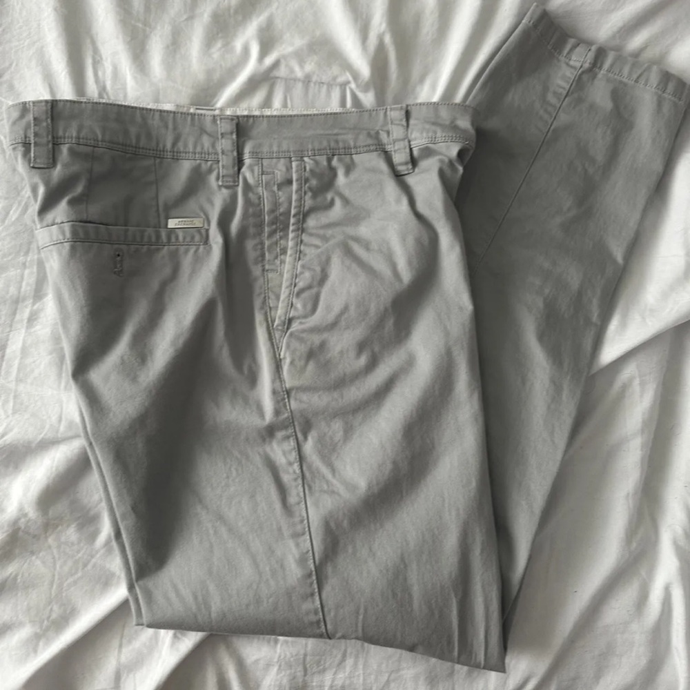 A|X Armani Exchange Men's Classic Straight-Fit Chino Pants, Light Gray, 31S